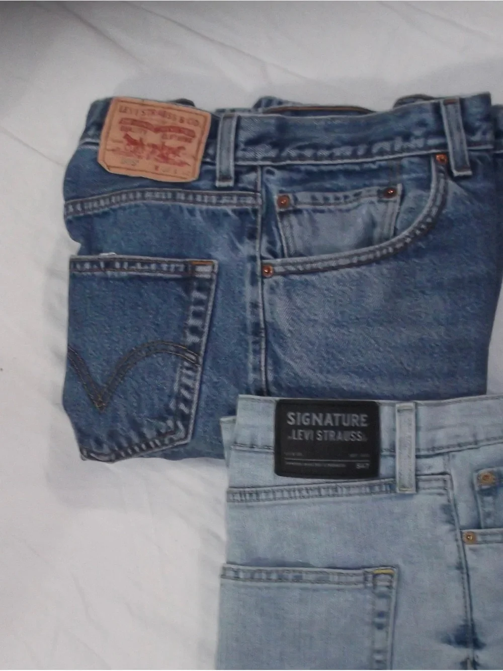 Lot of 2 Levi’s 36x32 505 Medium Wash & Signature Light Wash Straight Leg Jeans